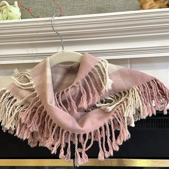 Burberry Vintage 100% Cashmere Made in Scotland Long Scarf w/two-sided fringe - Picture 2 of 12